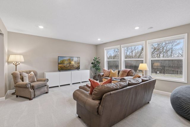 6331 Apple Court, Inver Grove Heights, MN 55077