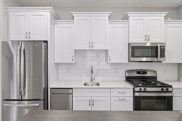 6331 Apple Court, Inver Grove Heights, MN 55077