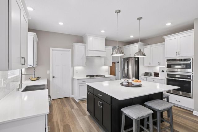 6331 Apple Court, Inver Grove Heights, MN 55077