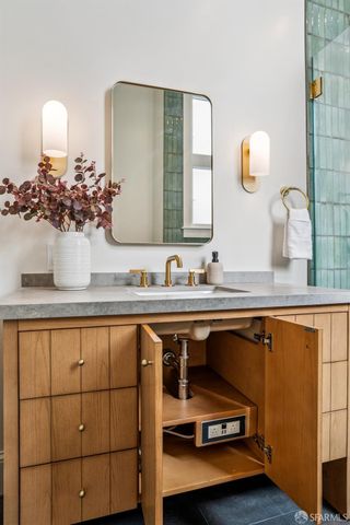 160 Noe Street, San Francisco, CA 94114