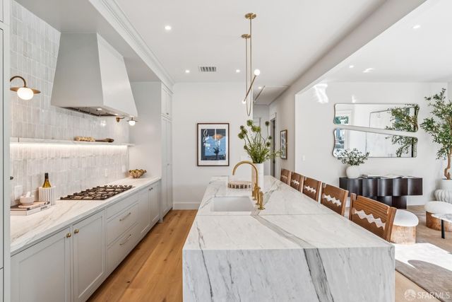 160 Noe Street, San Francisco, CA 94114