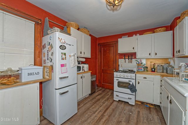 139 5th Avenue, Gloversville, NY 12078