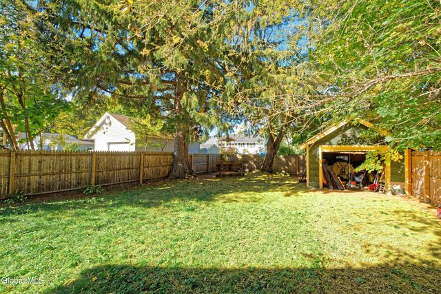 139 5th Avenue, Gloversville, NY 12078