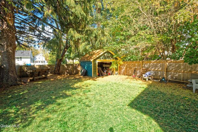 139 5th Avenue, Gloversville, NY 12078