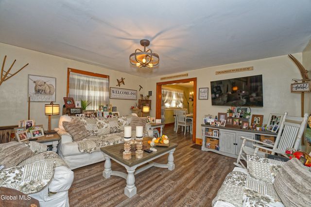 139 5th Avenue, Gloversville, NY 12078