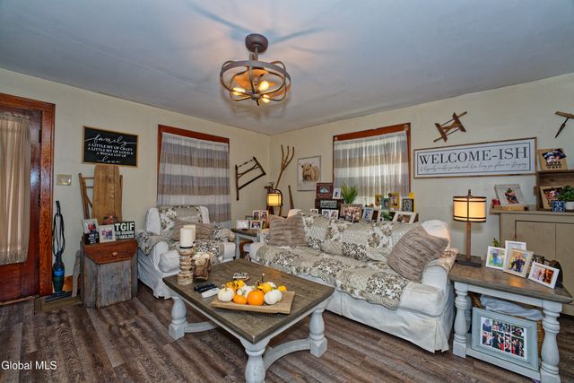 139 5th Avenue, Gloversville, NY 12078