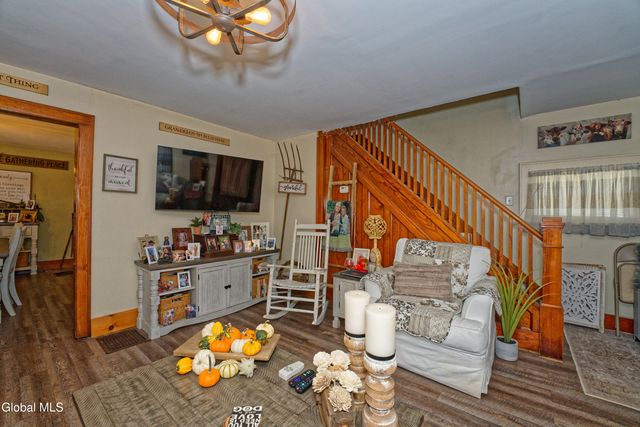 139 5th Avenue, Gloversville, NY 12078