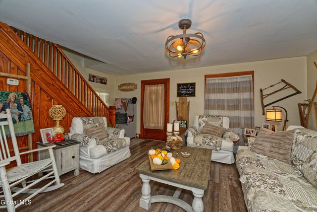 139 5th Avenue, Gloversville, NY 12078