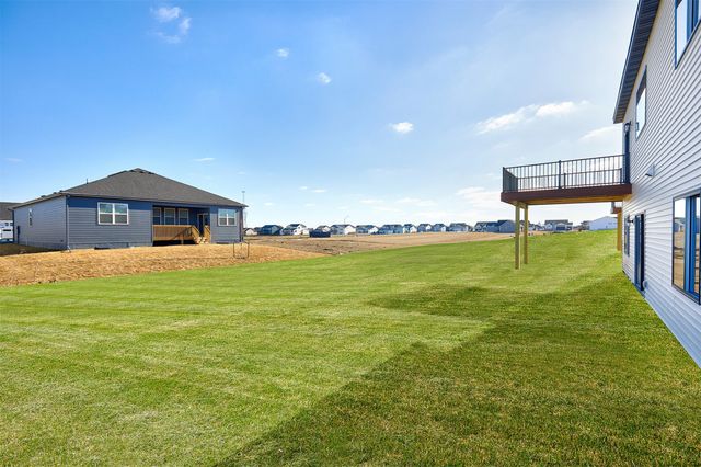 595 NW Georgetown Drive, Waukee, IA 50263