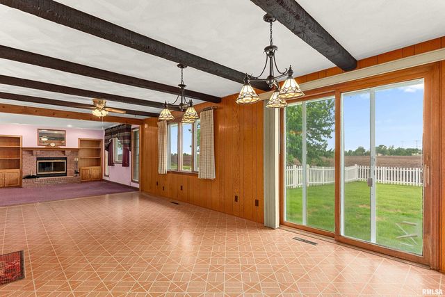 2049 S 4TH Avenue, Morton, IL 61550