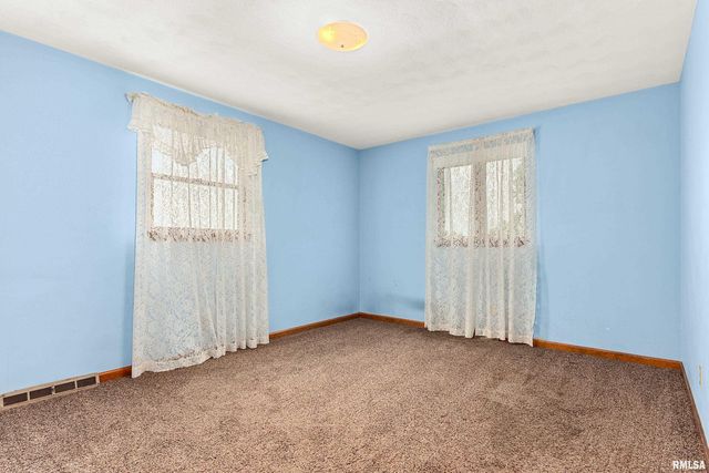 2049 S 4TH Avenue, Morton, IL 61550