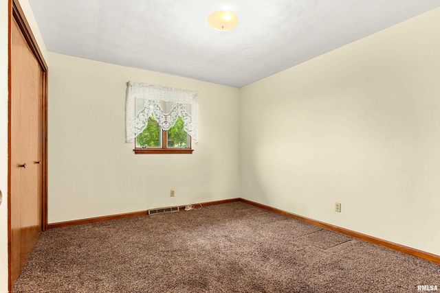 2049 S 4TH Avenue, Morton, IL 61550