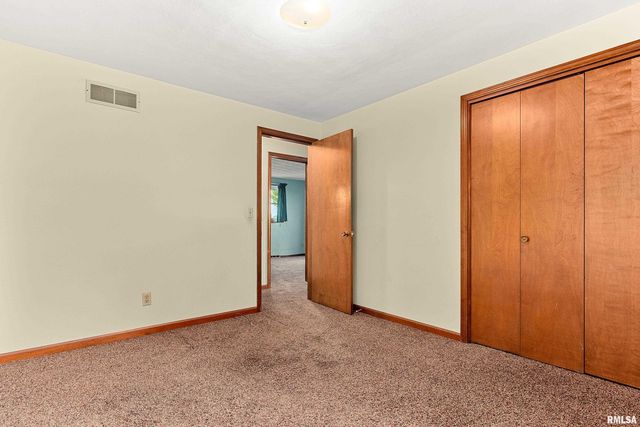 2049 S 4TH Avenue, Morton, IL 61550