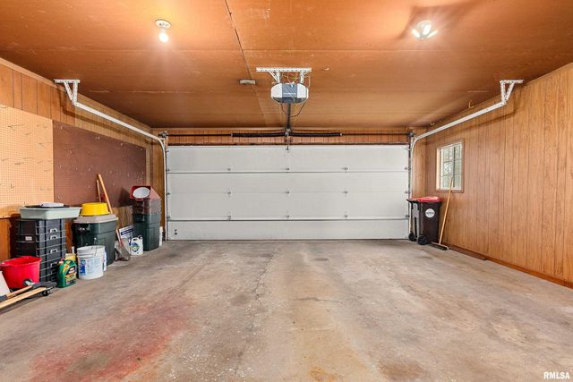 2049 S 4TH Avenue, Morton, IL 61550