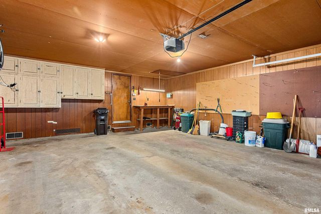 2049 S 4TH Avenue, Morton, IL 61550