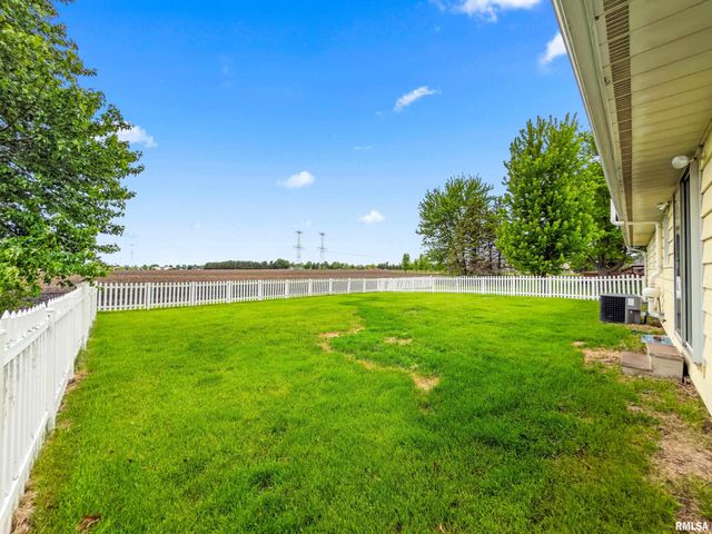 2049 S 4TH Avenue, Morton, IL 61550