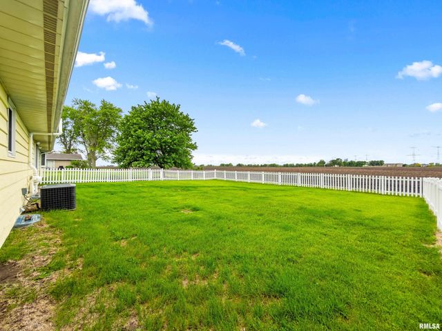 2049 S 4TH Avenue, Morton, IL 61550