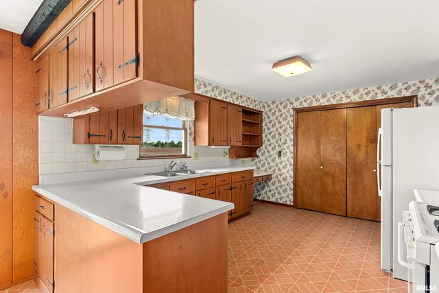 2049 S 4TH Avenue, Morton, IL 61550