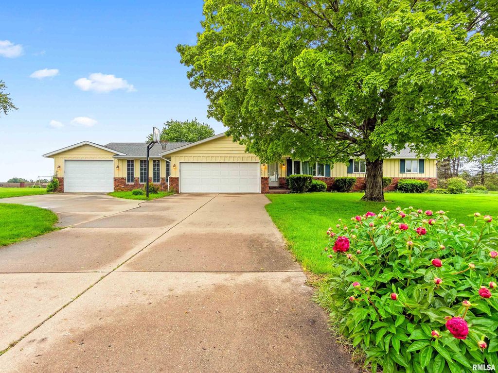 2049 S 4TH Avenue, Morton, IL 61550