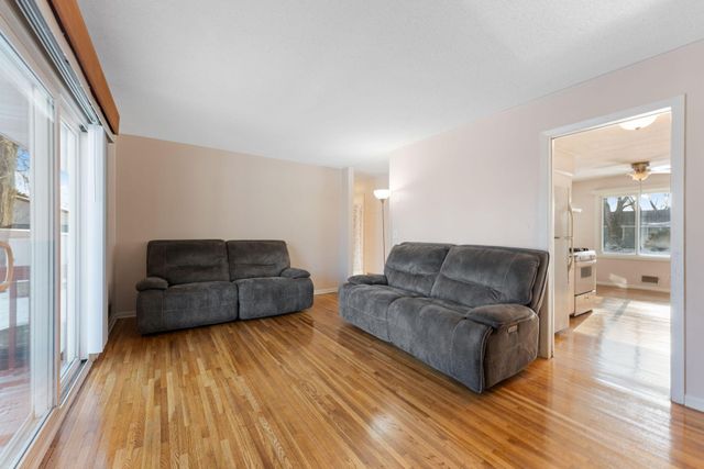 6816 75th Avenue N, Brooklyn Park, MN 55428