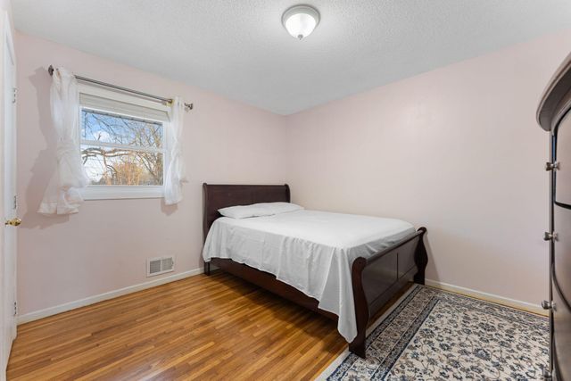 6816 75th Avenue N, Brooklyn Park, MN 55428