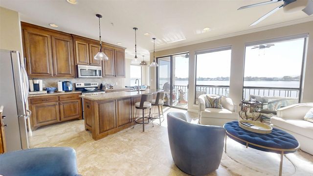 401 E Pearl Street 2204, Granbury, TX 76048