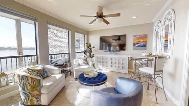 401 E Pearl Street 2204, Granbury, TX 76048