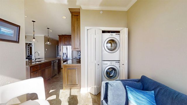 401 E Pearl Street 2204, Granbury, TX 76048