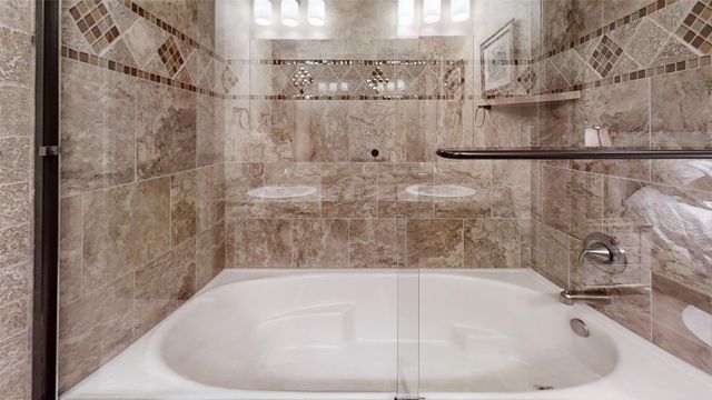 401 E Pearl Street 2204, Granbury, TX 76048