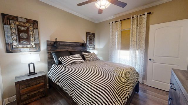 401 E Pearl Street 2204, Granbury, TX 76048