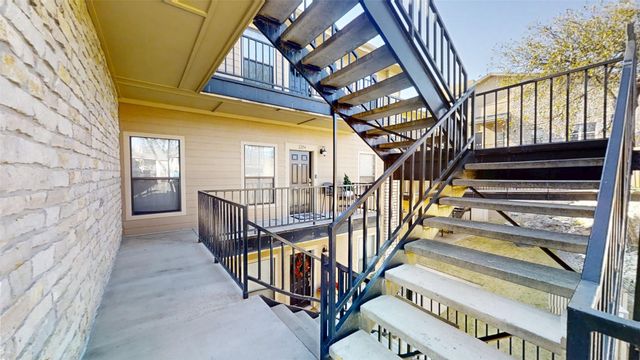 401 E Pearl Street 2204, Granbury, TX 76048