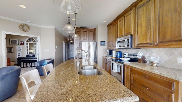 401 E Pearl Street 2204, Granbury, TX 76048