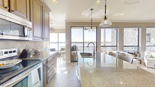 401 E Pearl Street 2204, Granbury, TX 76048