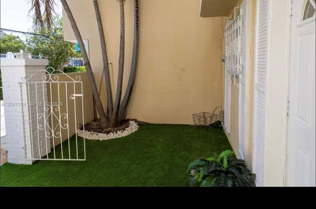 1949 NE 123rd St 0, North Miami, FL 33181