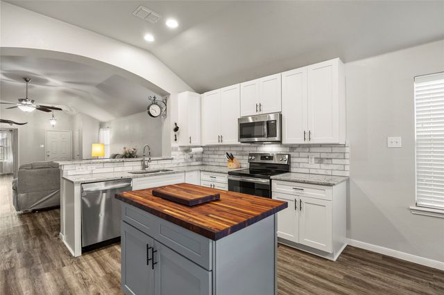 1806 Cedar Wood Trail, Anna, TX 75409