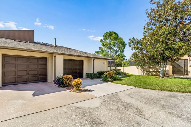 5030 UMBER WAY N, Tampa, FL 33624