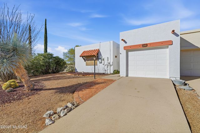 871 N Camino De Luz, Green Valley, AZ 85614