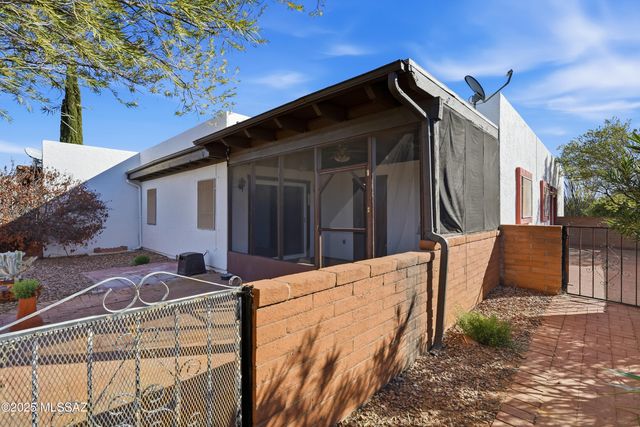 871 N Camino De Luz, Green Valley, AZ 85614