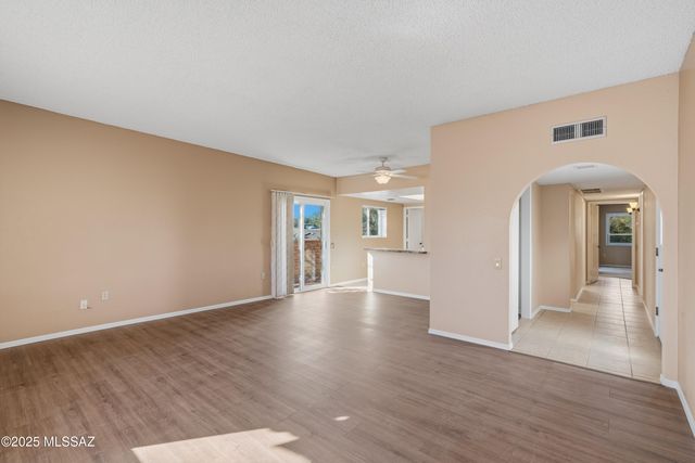 871 N Camino De Luz, Green Valley, AZ 85614