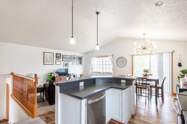 6166 35th Street S, Fargo, ND 58104