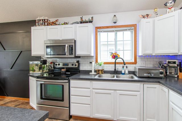 6166 35th Street S, Fargo, ND 58104