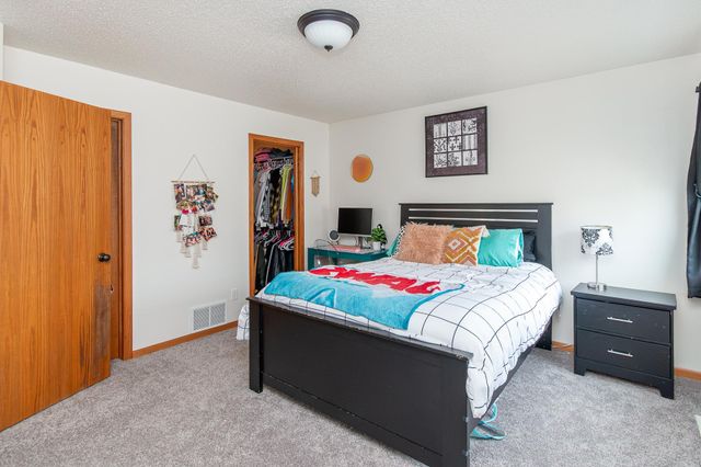 6166 35th Street S, Fargo, ND 58104