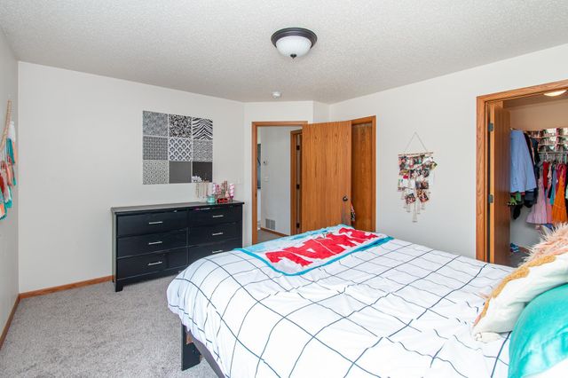 6166 35th Street S, Fargo, ND 58104