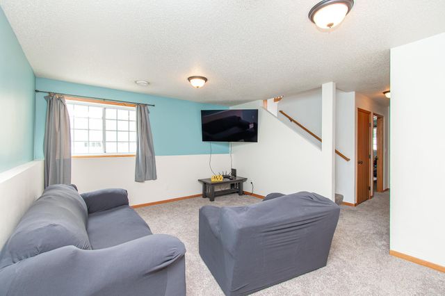 6166 35th Street S, Fargo, ND 58104