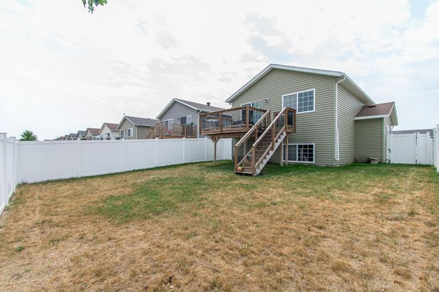 6166 35th Street S, Fargo, ND 58104
