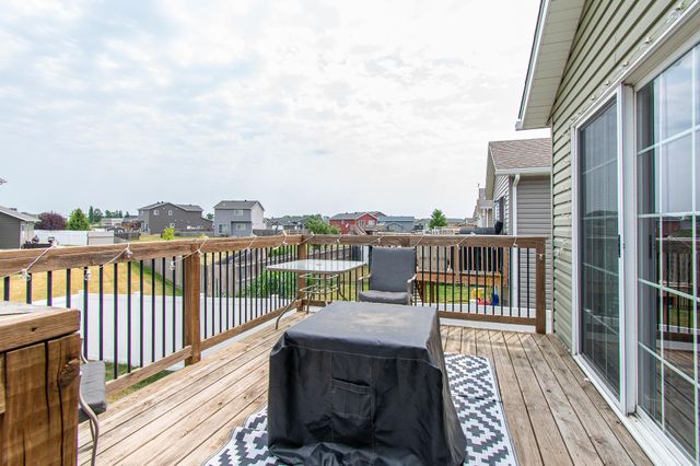 6166 35th Street S, Fargo, ND 58104