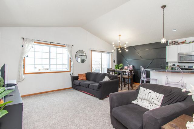6166 35th Street S, Fargo, ND 58104