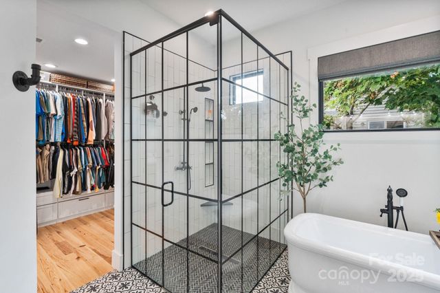 8250 Peninsula Lane, Sherrills Ford, NC 28673