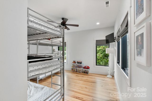 8250 Peninsula Lane, Sherrills Ford, NC 28673