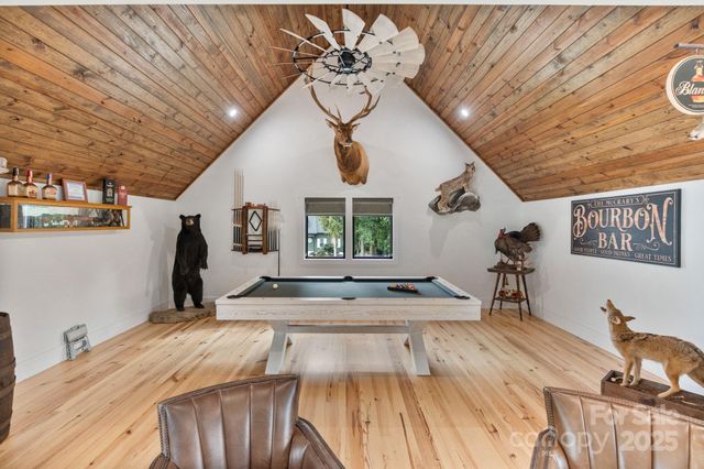 8250 Peninsula Lane, Sherrills Ford, NC 28673